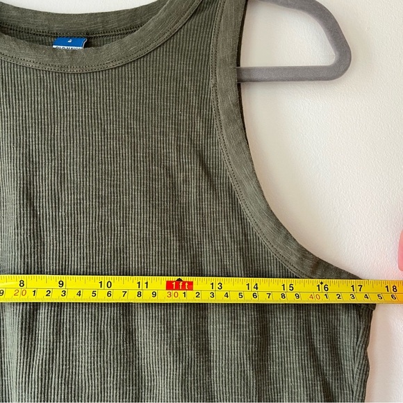 Old Navy Women’s Ribbed Tank Top Olive Green Lettuce Hem Sleeveless Size Large - Picture 6 of 8